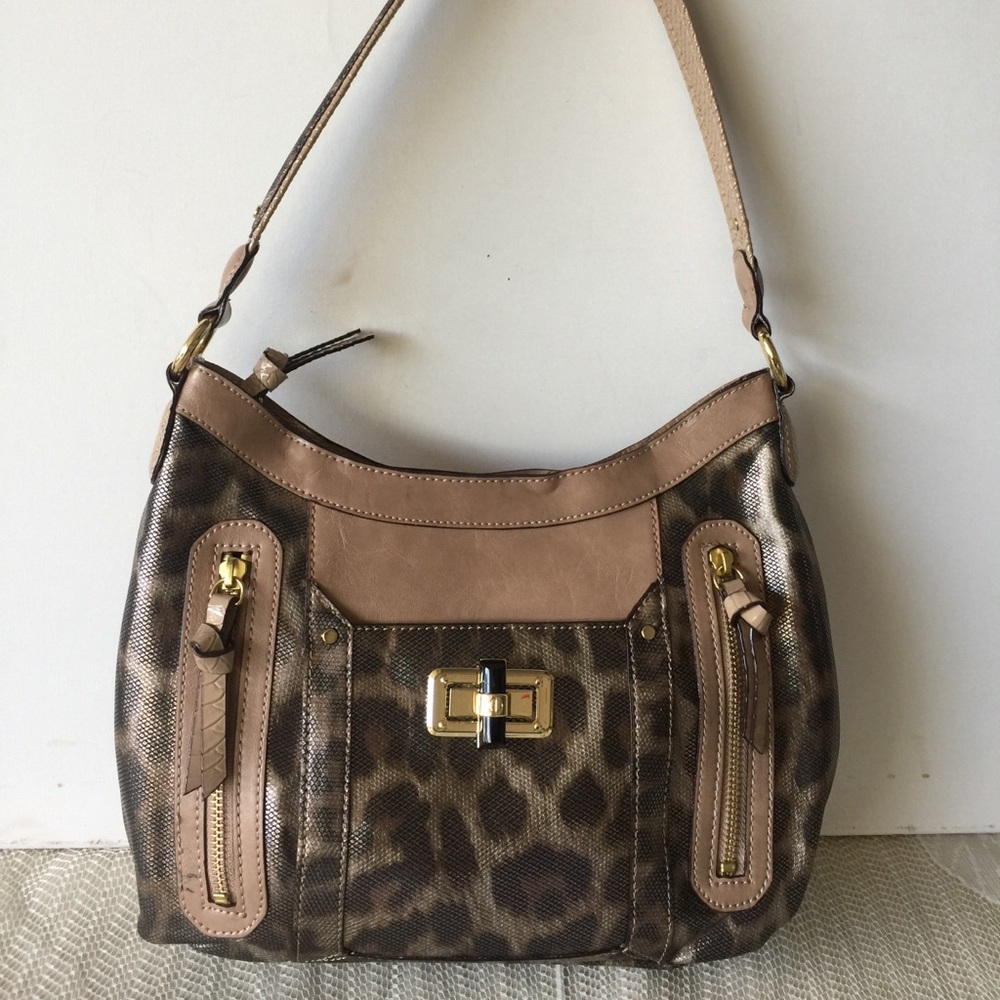 Gianni Bini animal print hand bag