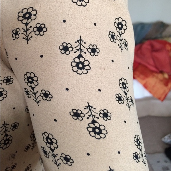 Vintage 70s-80s ruffle wrap blouse. - Picture 4 of 5