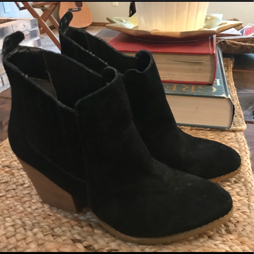 Crown Western Bootie Suede 6