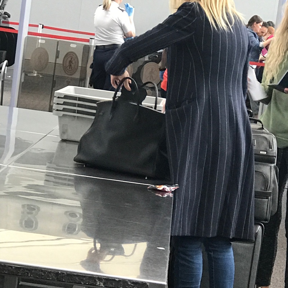 ISO- long navy pinstripe duster jacket? ❤️
