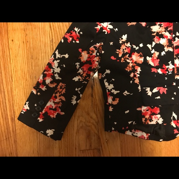 Floral Blazer Suit Jacket  Forever 21  Size L - Picture 4 of 4