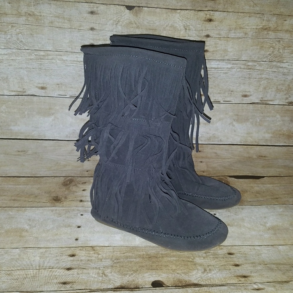 Grey fringe boots