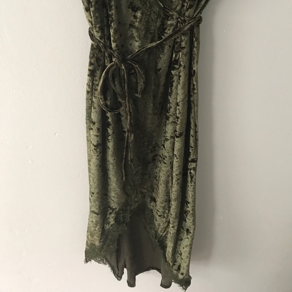 1 LEFT! Crushed Velvet Olive wrap dress - Picture 4 of 8