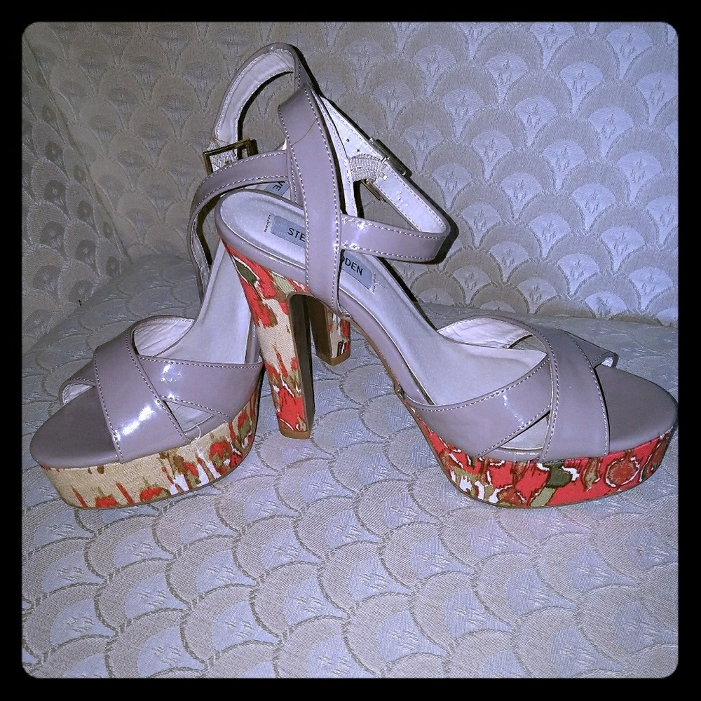 Steve madden Beige with pink design heels