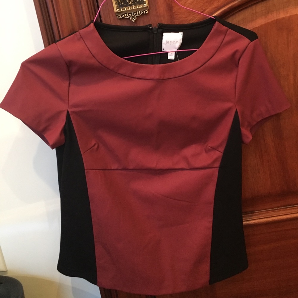 Brand new never worn maroon top!