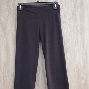 Black Marika Tummy Control Cropped Capri Leggings