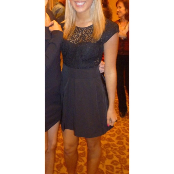 Lace Overlay Cap Sleeve Dress - Picture 2 of 6