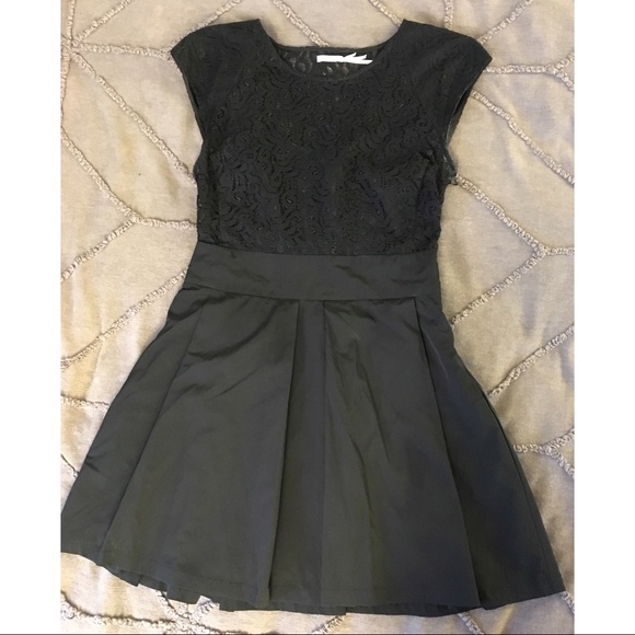 Lace Overlay Cap Sleeve Dress - Picture 3 of 6