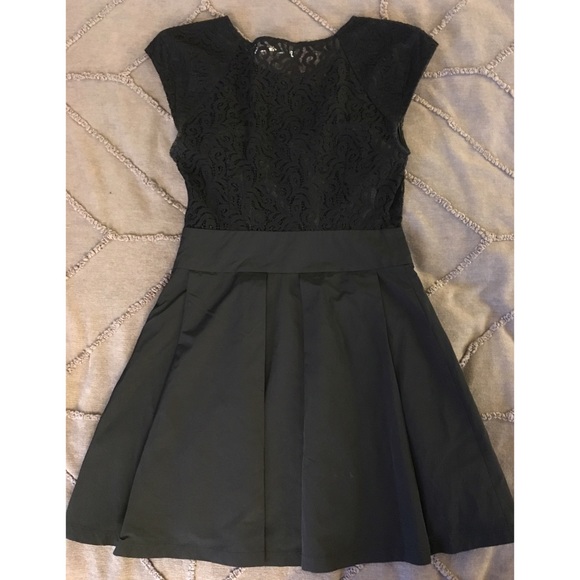 Lace Overlay Cap Sleeve Dress - Picture 5 of 6