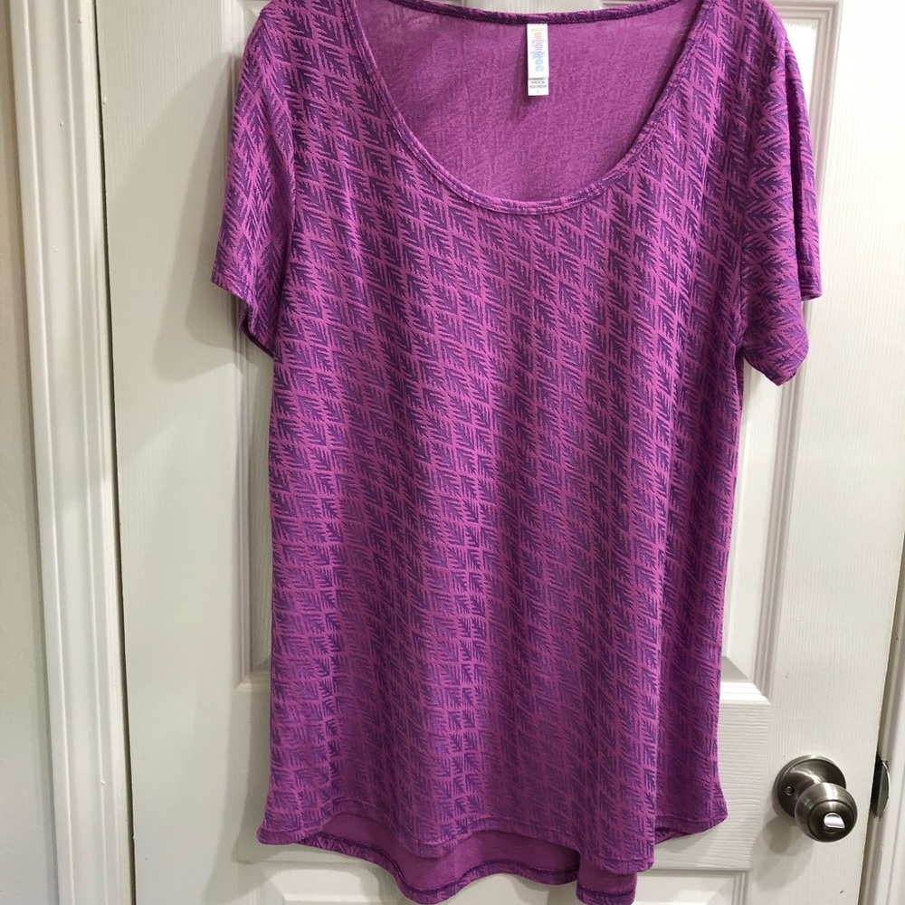 Lularoe classic tee, magenta jacquard