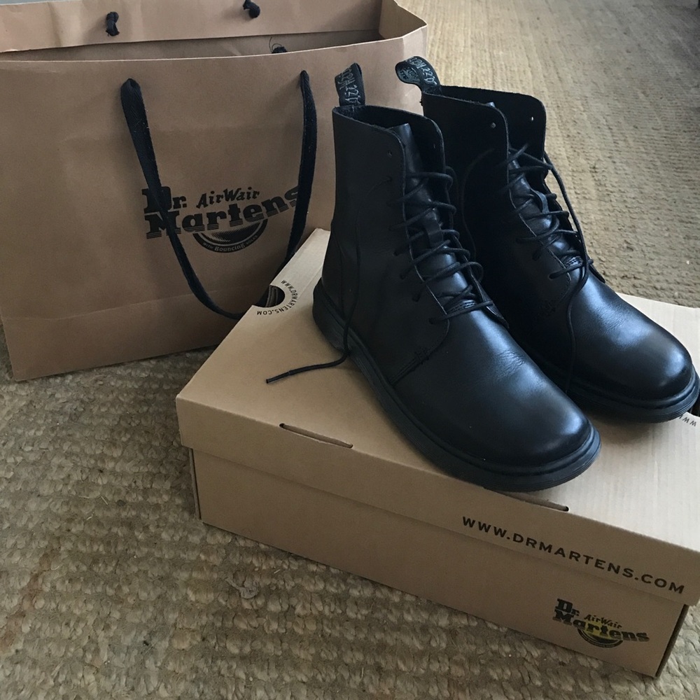 Brand new Dr Martens DANICA boots size US 5, UK 3