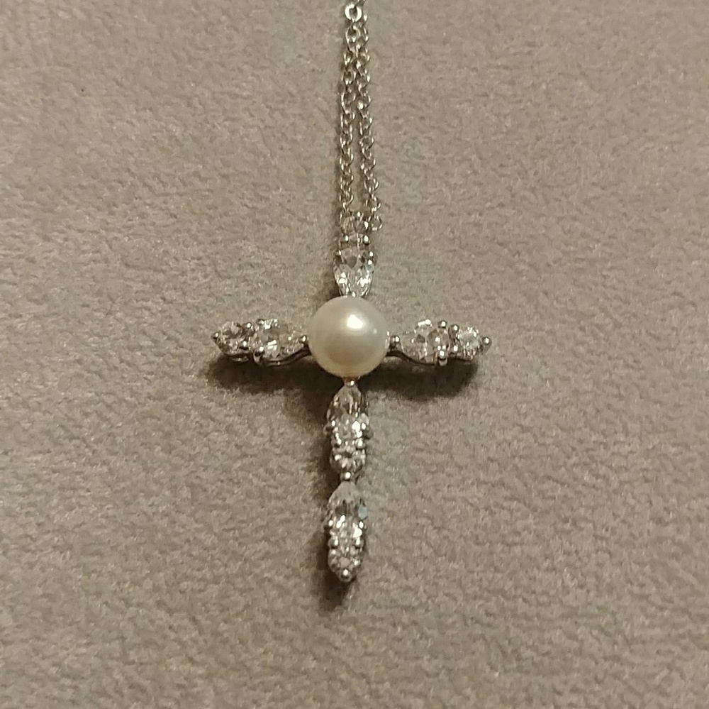 .925 Silver, White Sapphire & fresh water pearl