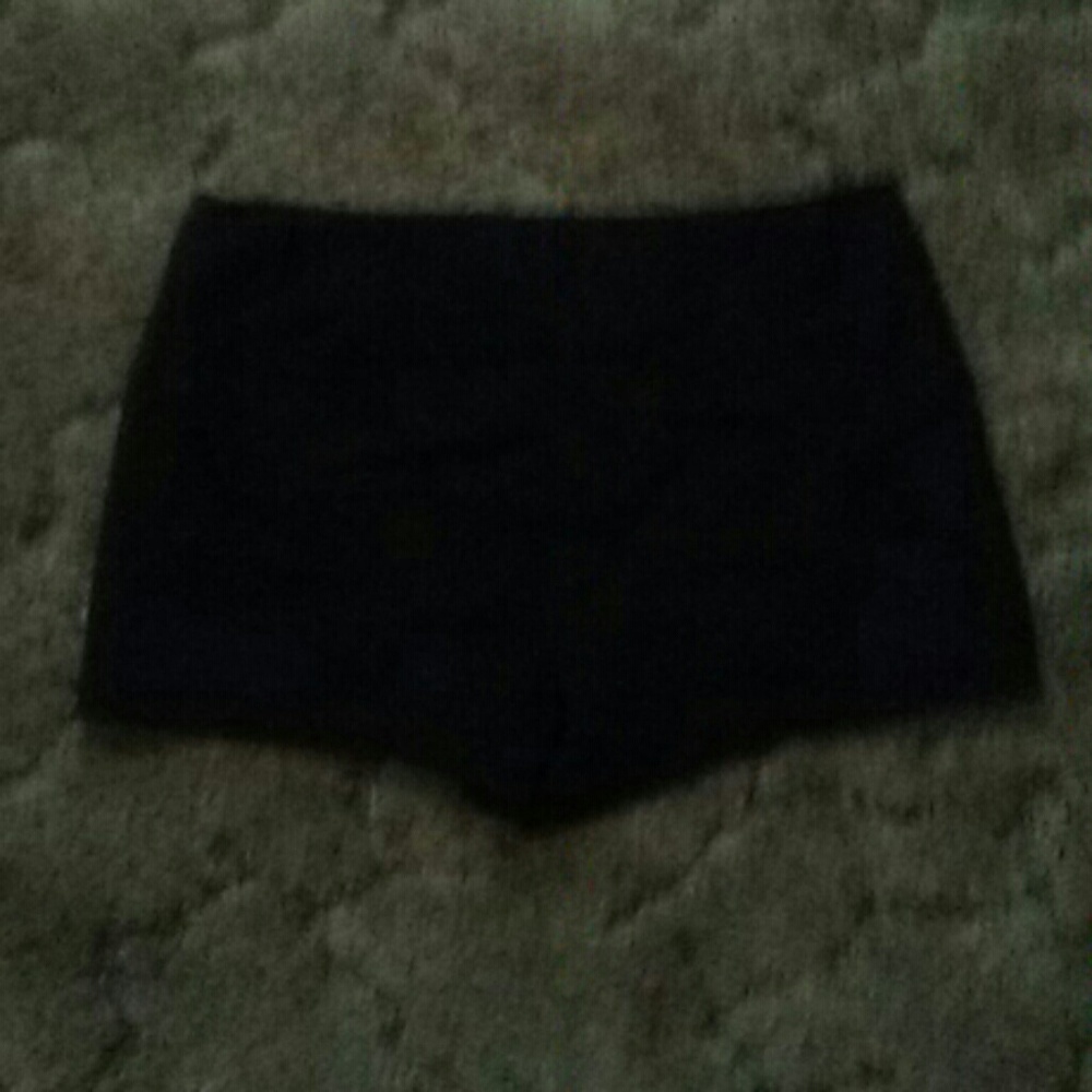 Shorts - Picture 2 of 2