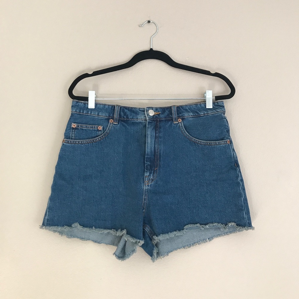 Monki Denim shorts. Size 31