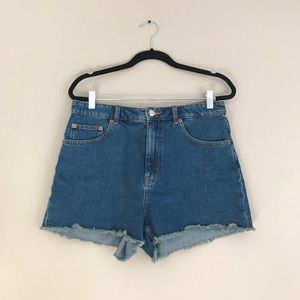 Monki Denim shorts. Size 31