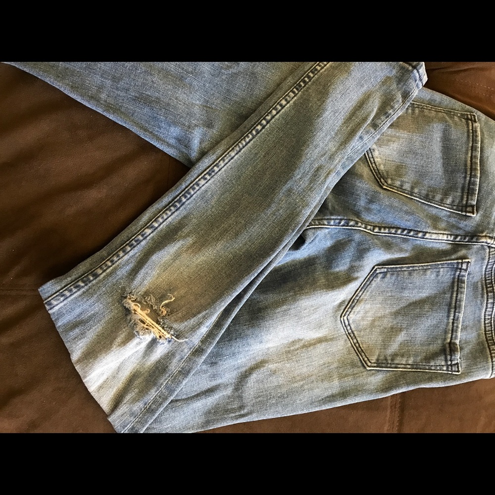 SÚPER TRENDY H & M light denim high waisted jeans! - Picture 3 of 4