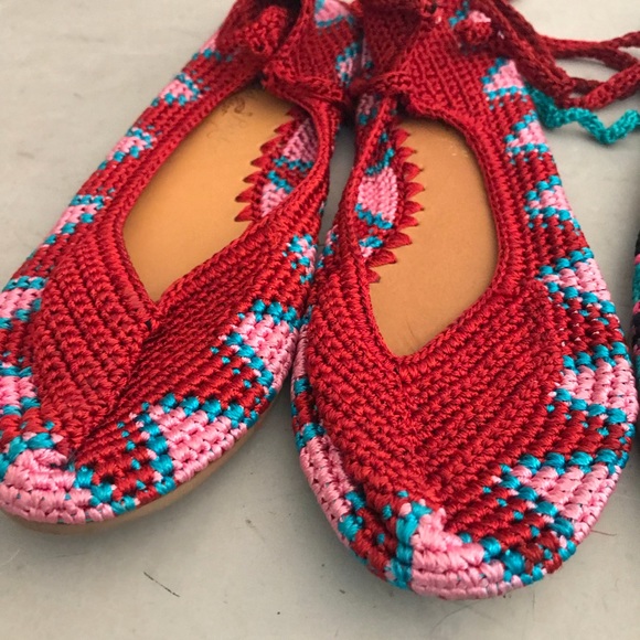 Anthropologie Painted Bird Lace Up Crochet Flats 8 - Picture 3 of 7