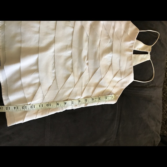 ADORABLE cream blouse with detail - Picture 3 of 4