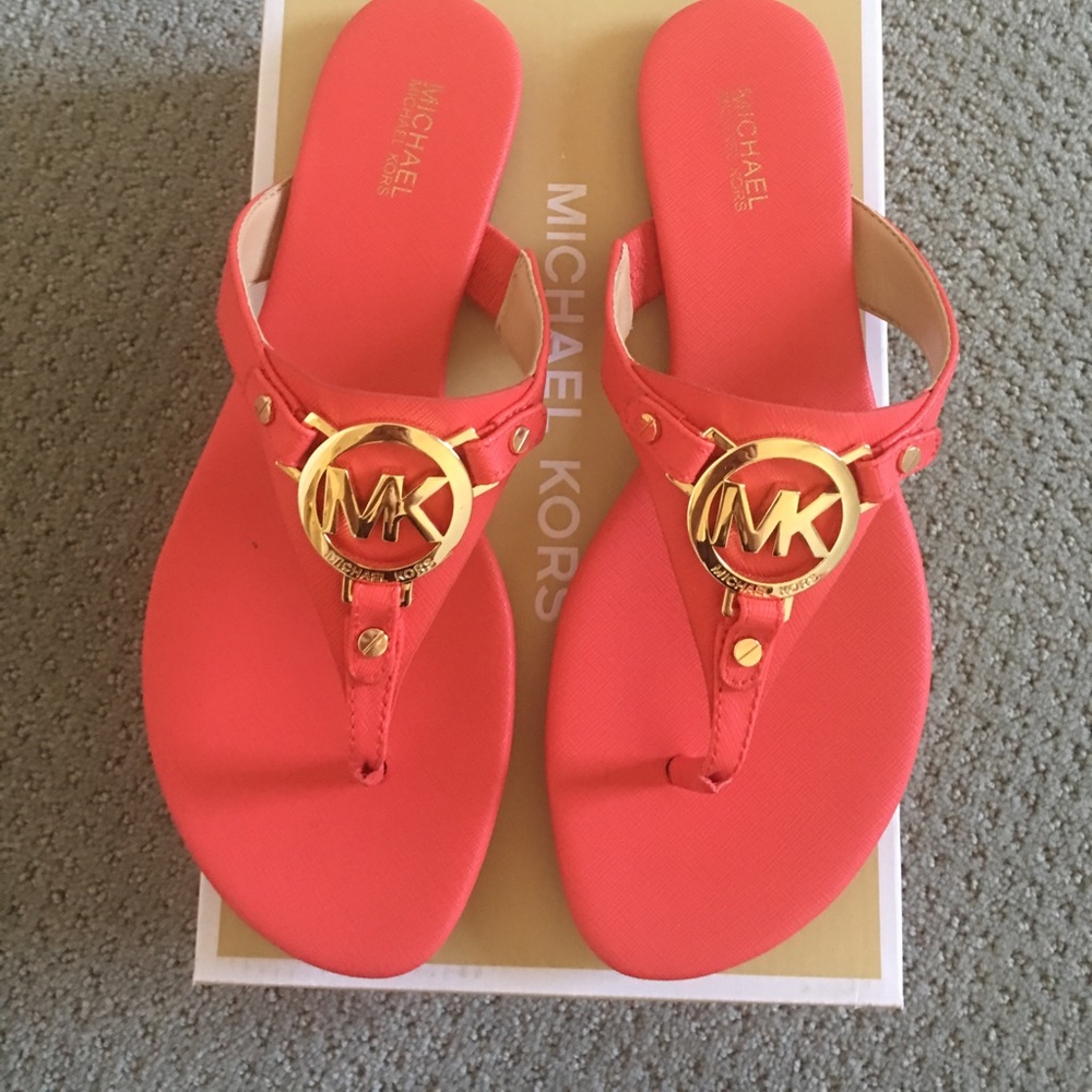 NIB Michael Kors Mackenzie Thong - Picture 4 of 5