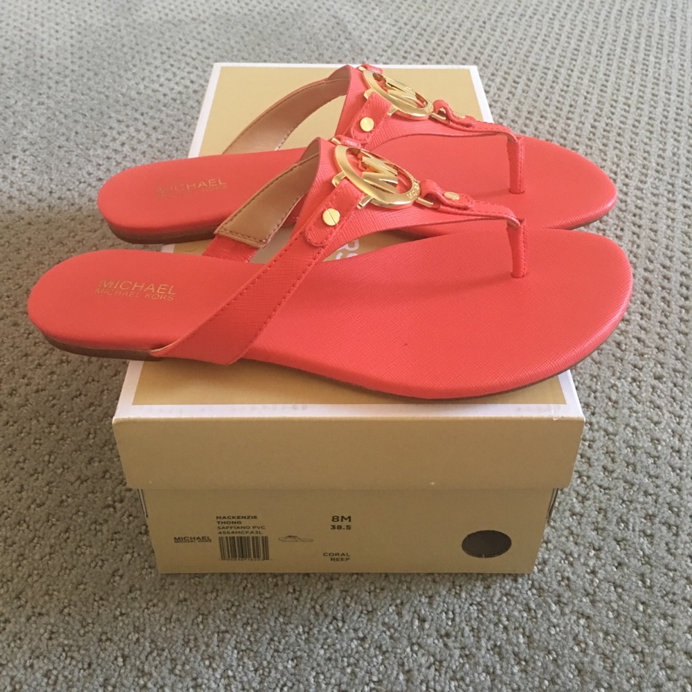 NIB Michael Kors Mackenzie Thong - Picture 5 of 5