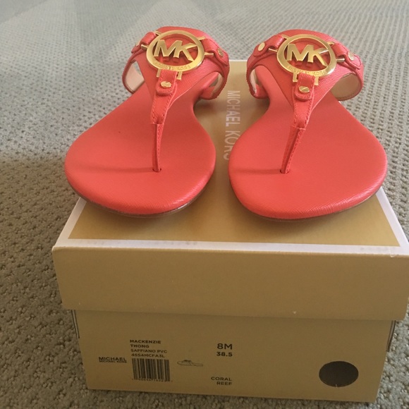 NIB Michael Kors Mackenzie Thong - Picture 3 of 5