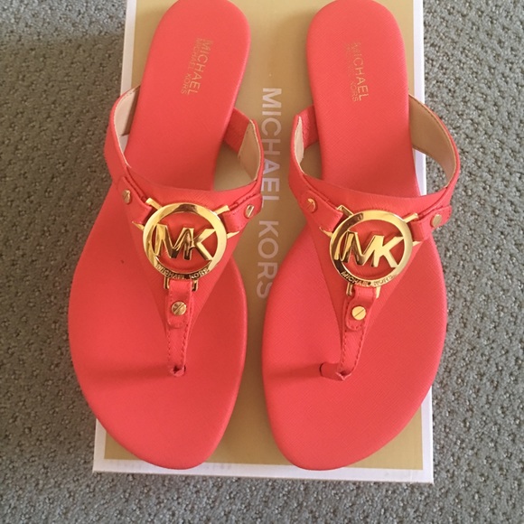 NIB Michael Kors Mackenzie Thong - Picture 4 of 5