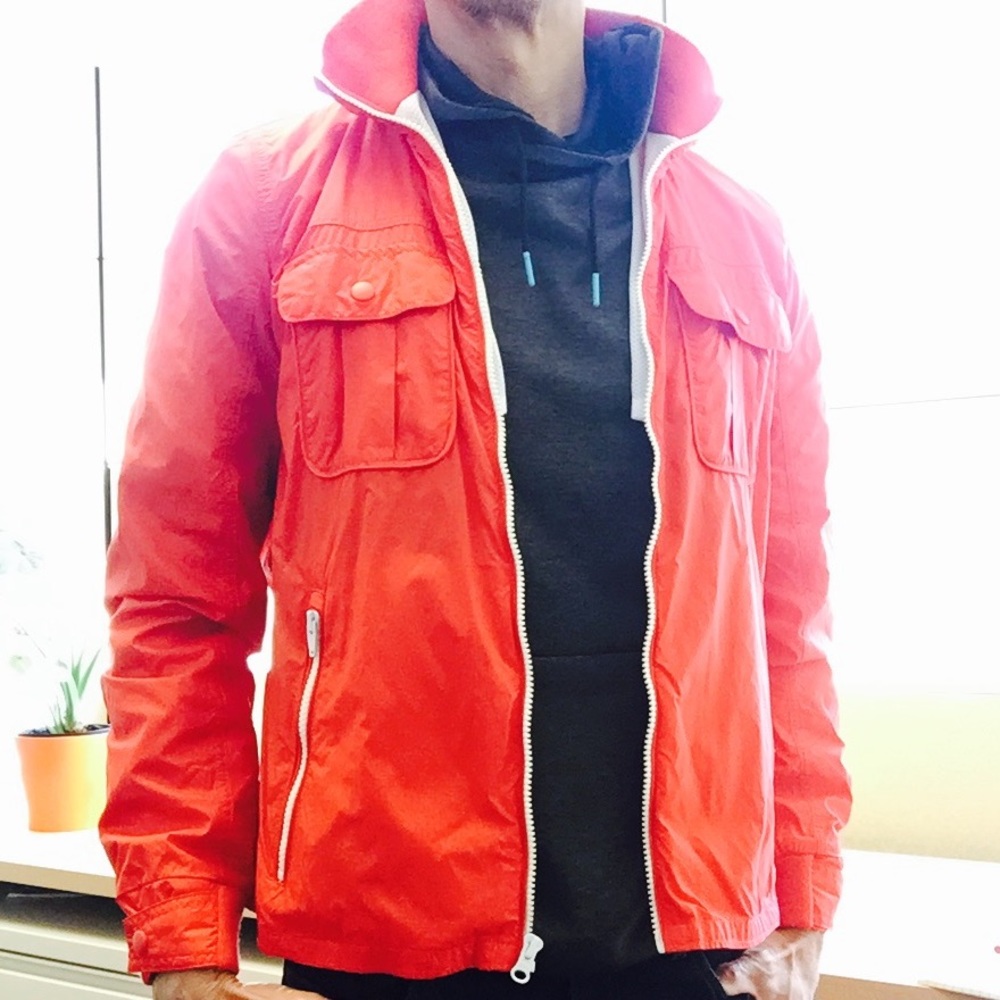 GAP Men's lightweight windbreaker