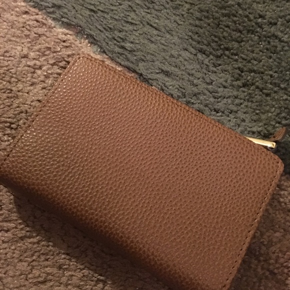 FLASH SALE❗️Ralph Lauren: Chestnut Brown Wallet - Picture 2 of 5