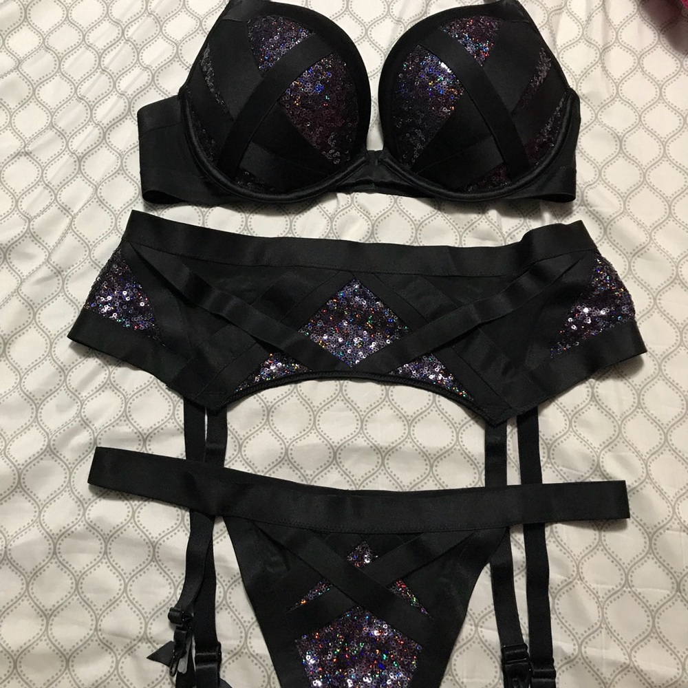 VS fashion show set black/purple sequin
