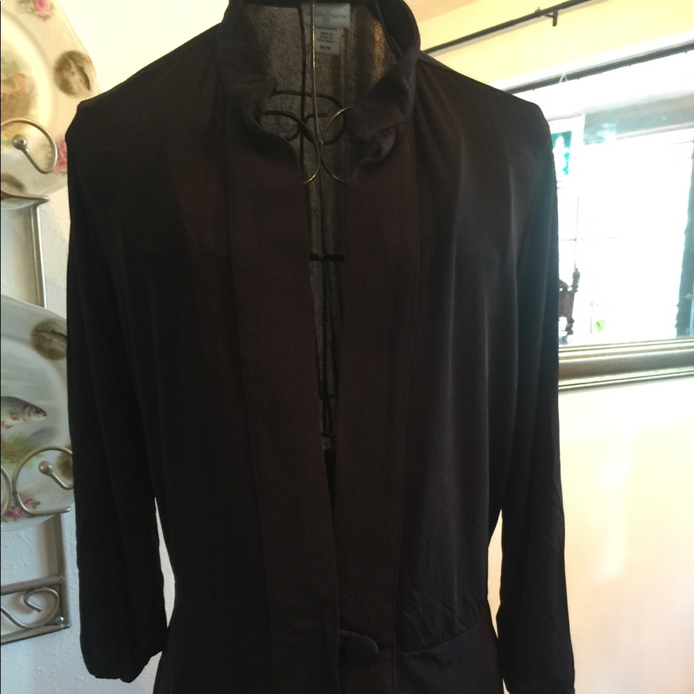 Black laying lite- jacket.