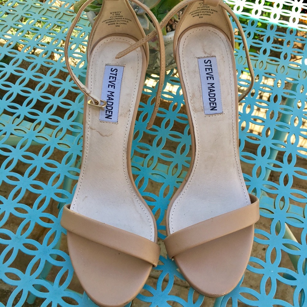 SOLD 7.5 Nude Steve Madden Stecy