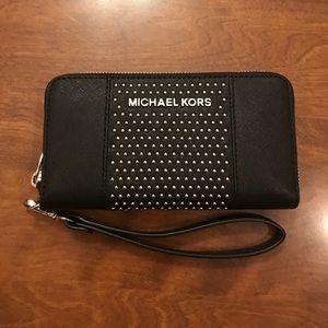 Michael Kors Wallet / Wristlet