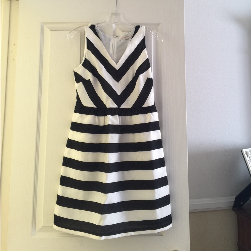 Ann Taylor Loft black & white dress in 2p
