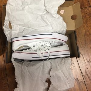 Brand New Converse Low Cut WHITE