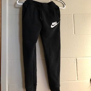 Nike XS Joggers LIKE NEW