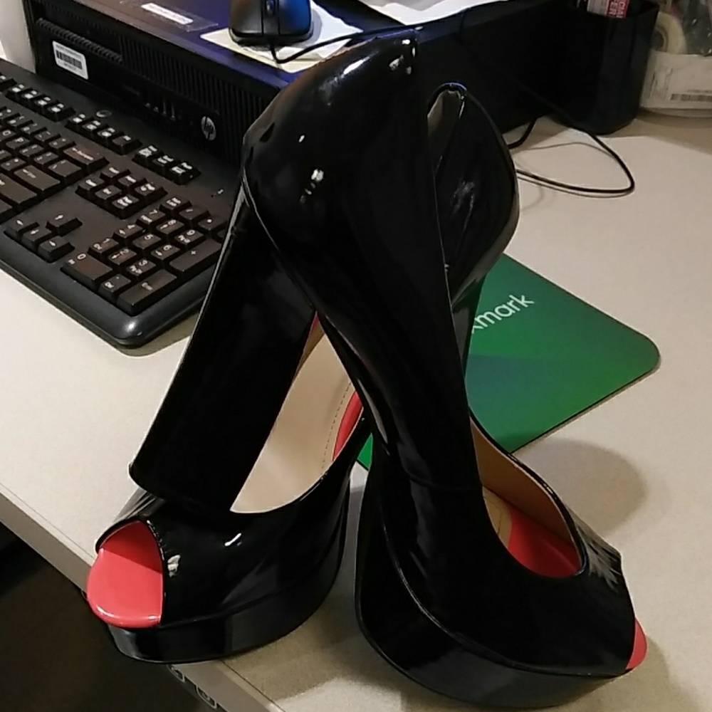 Shoes - Picture 4 of 6