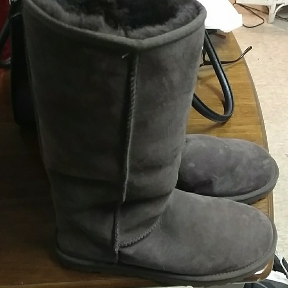 UGG boots - Picture 1 of 3