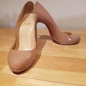 Christian Louboutin 37 nude round toe pump