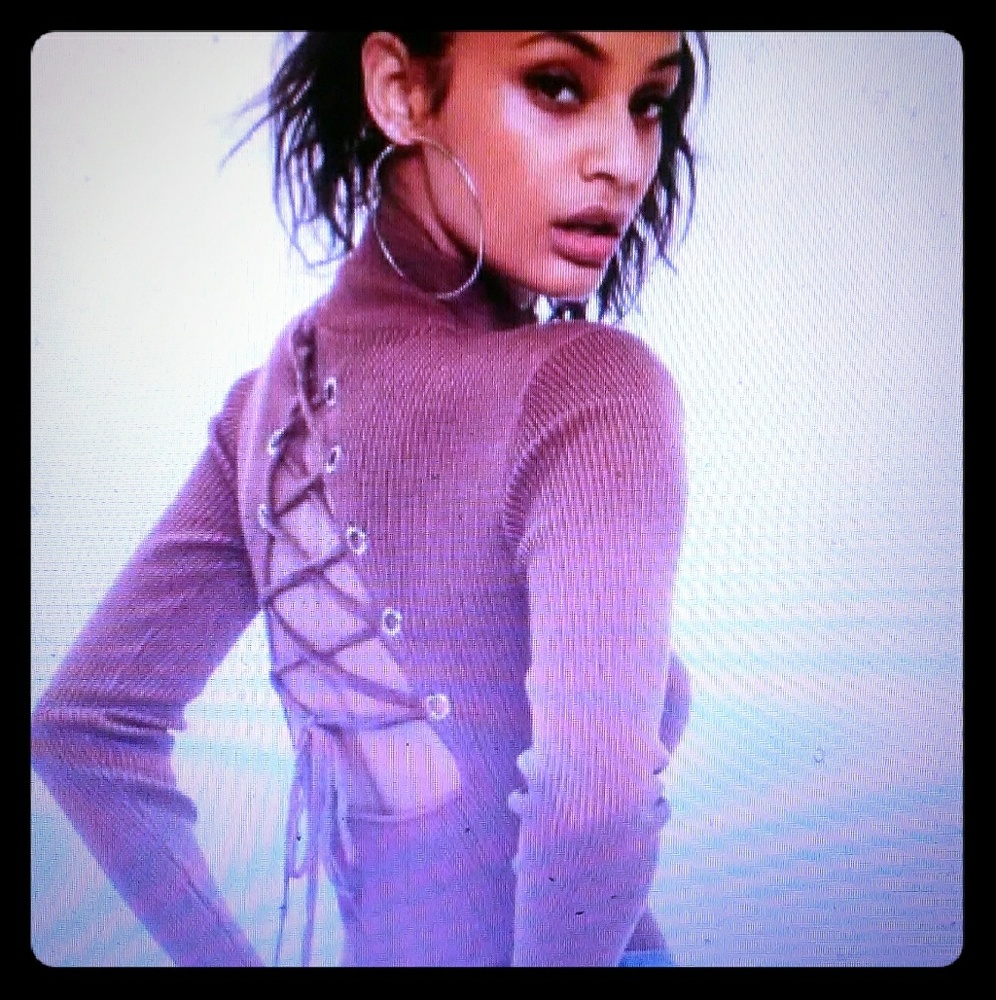 ISO !!! MISSGUIDED PINK LACE UP BODYSUIT