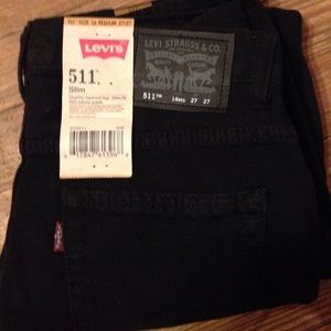DONATING TMW NWT Levi's 511 + free pair of jeans