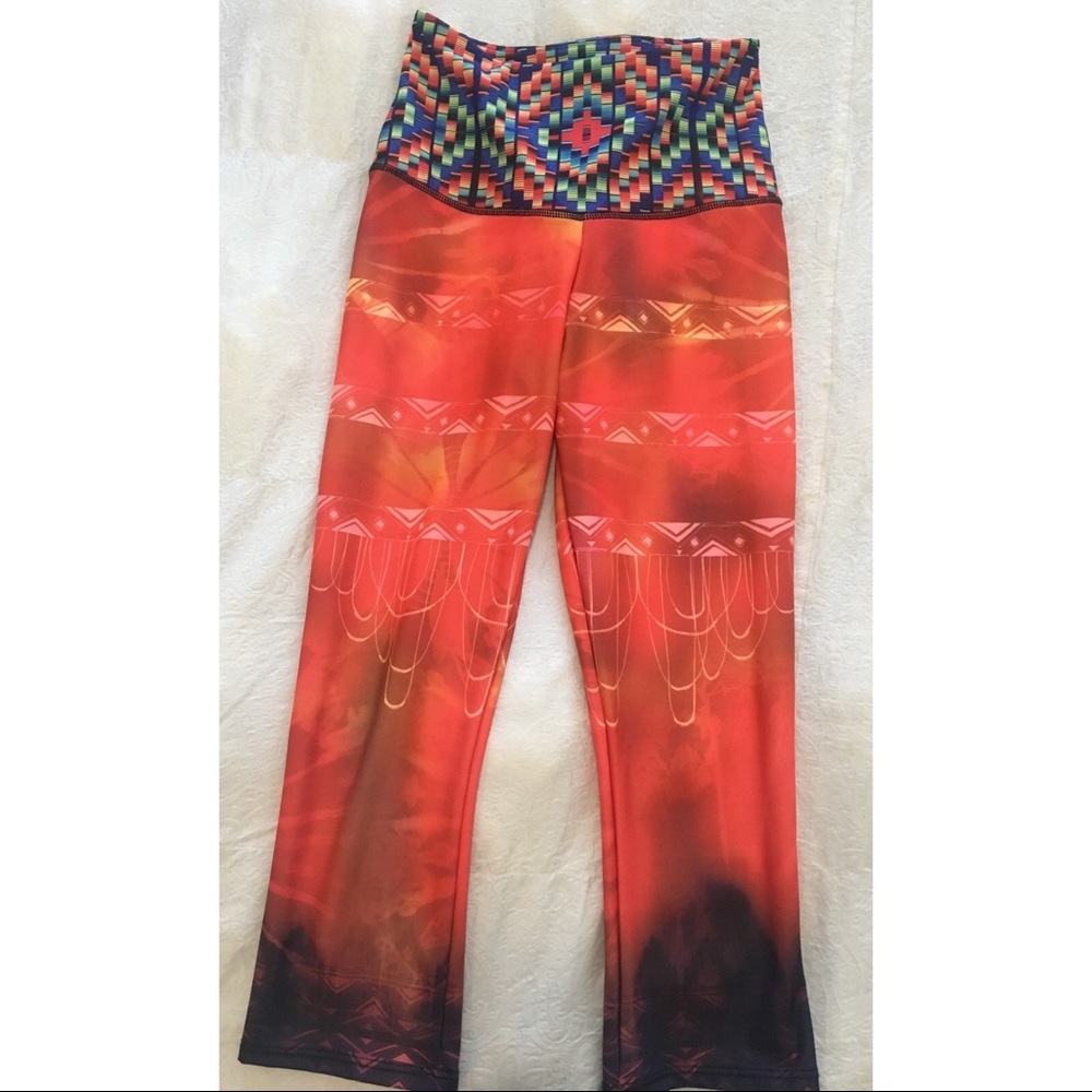 SALE✨Onzie Capri Leggings - Picture 3 of 7