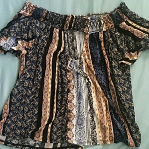 Off the shoulder, multi patterned top - Picture 4 of 5
