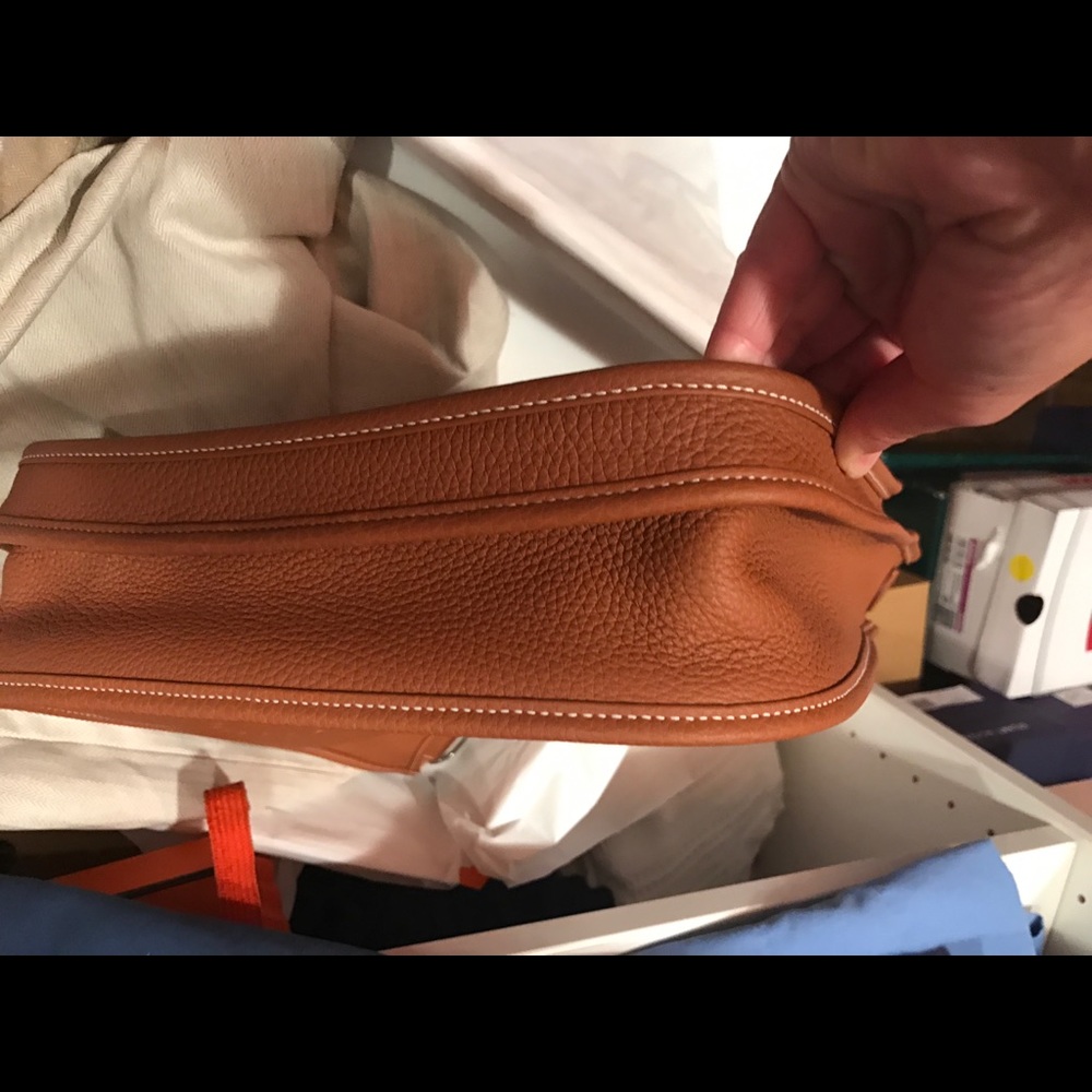 💢SOLD💢New Hermes Evelyn III PM in gold - Picture 3 of 8