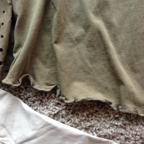 PIMA DOLL Army Camo-Green Flutter Sleeve Tee S - Picture 7 of 8