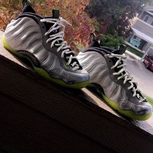 Limited edition 3M foam posits size 8.5