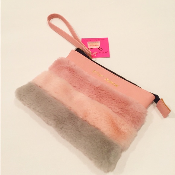 🌷SALE🌷 NWTs Betsy Johnson Wristlet  FIRM PRICE - Picture 3 of 7