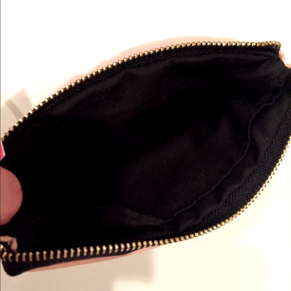 🌷SALE🌷 NWTs Betsy Johnson Wristlet  FIRM PRICE - Picture 7 of 7