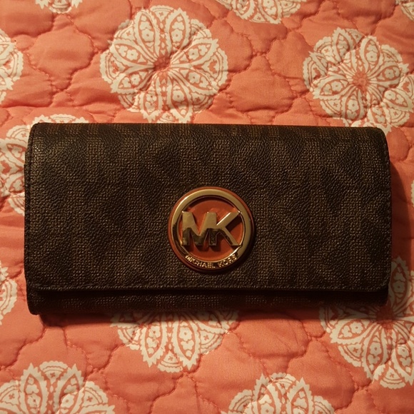 Michael Kors Wallet - Picture 1 of 7