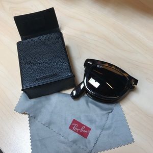 Authentic folding Ray Ban Wayfarers in tortoise
