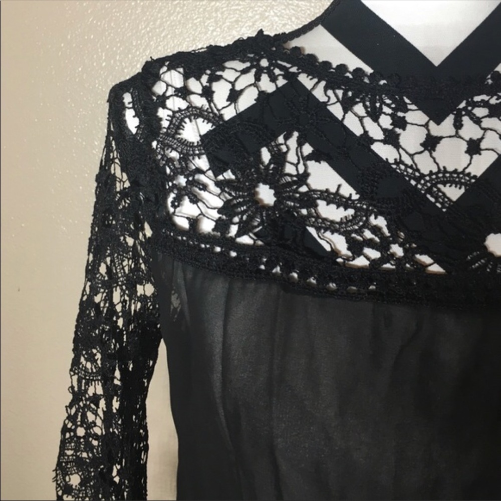 Crotchet Black Blouse C4 - Picture 3 of 4
